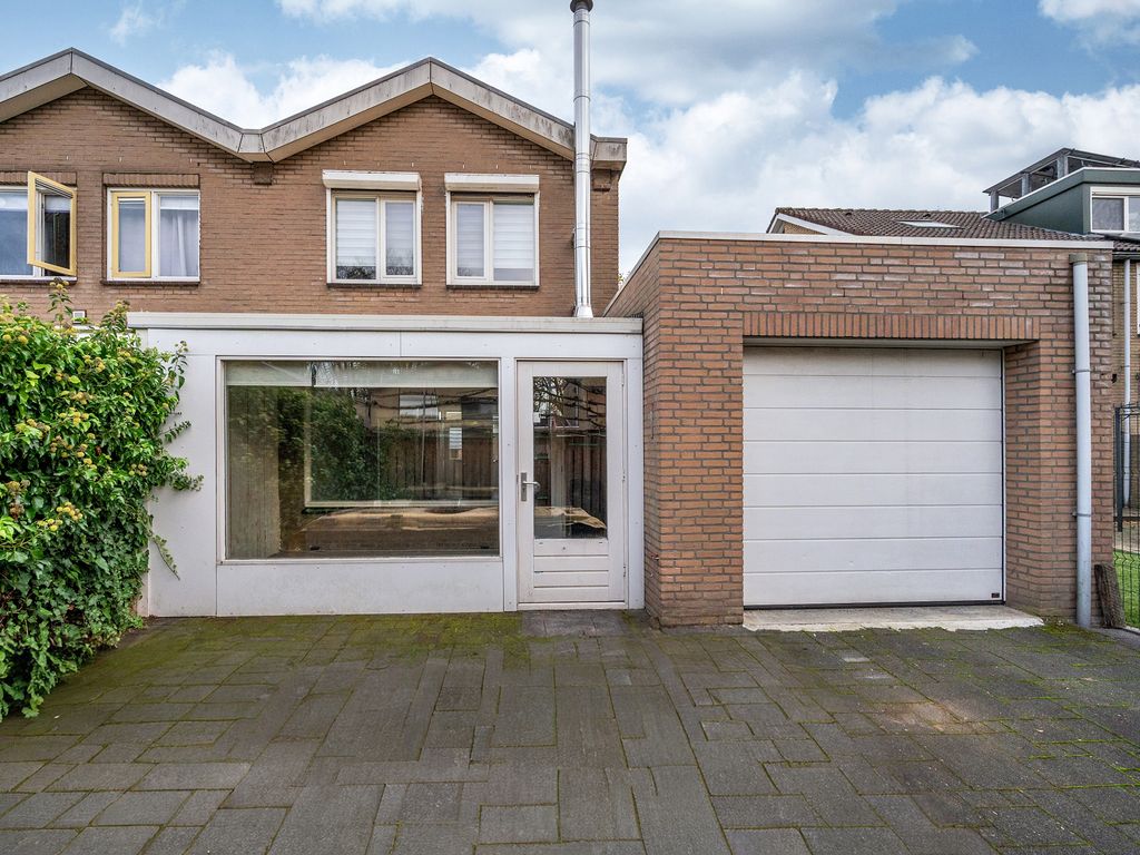 Potkuilenstraat 64, TEGELEN