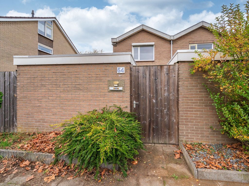 Potkuilenstraat 64, TEGELEN