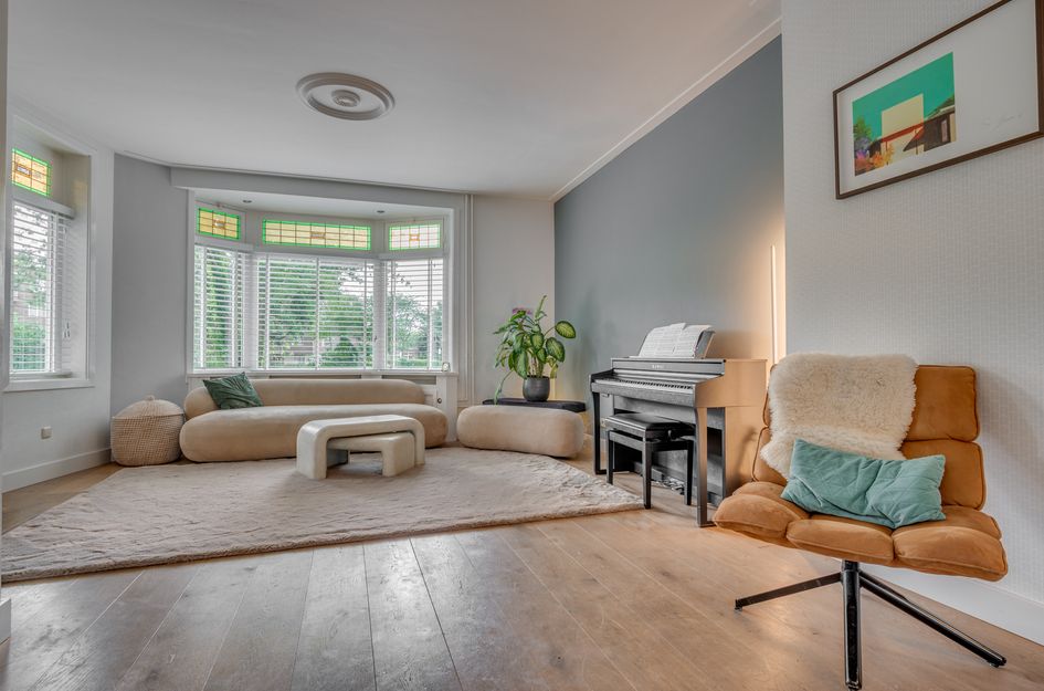 Pastoor Deckersstraat 1