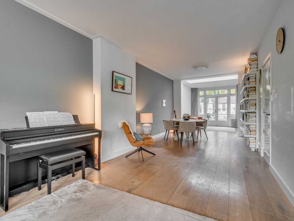 Pastoor Deckersstraat 1, VENLO