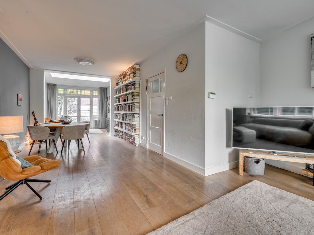 Pastoor Deckersstraat 1, VENLO