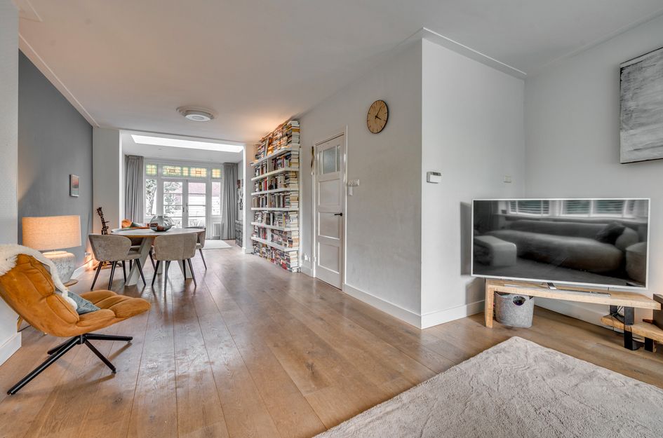 Pastoor Deckersstraat 1