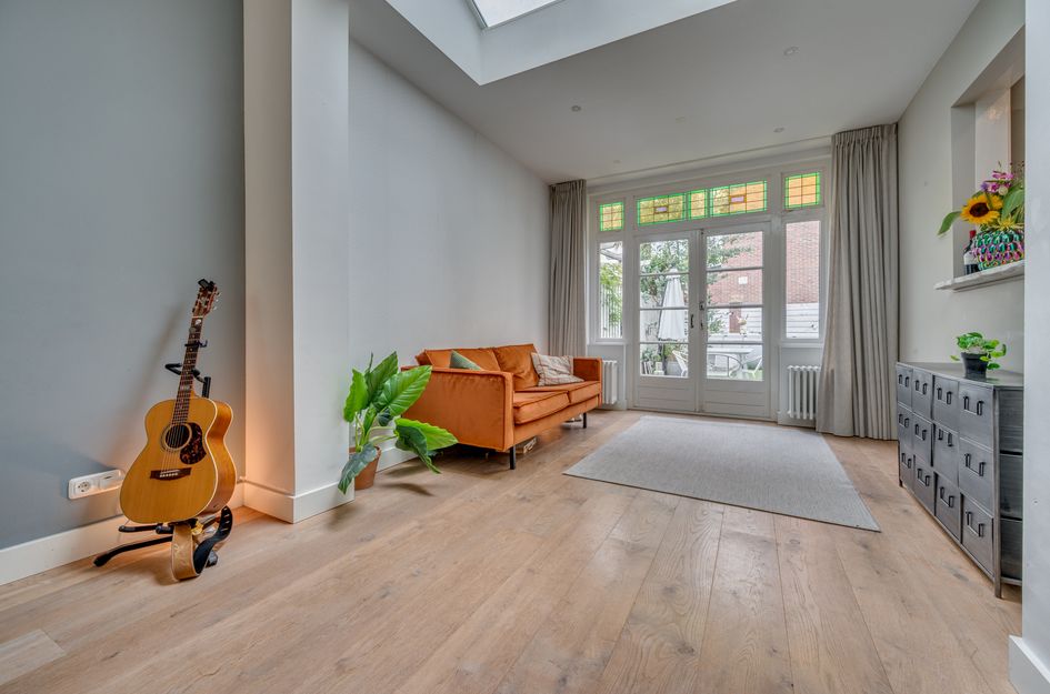 Pastoor Deckersstraat 1