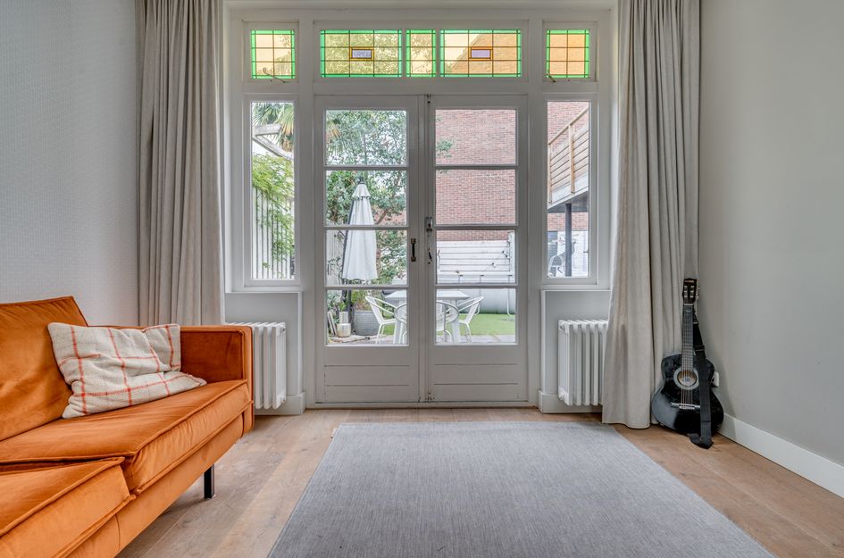 Pastoor Deckersstraat 1