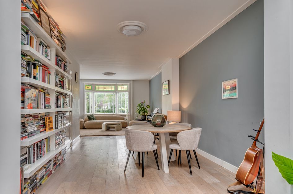 Pastoor Deckersstraat 1