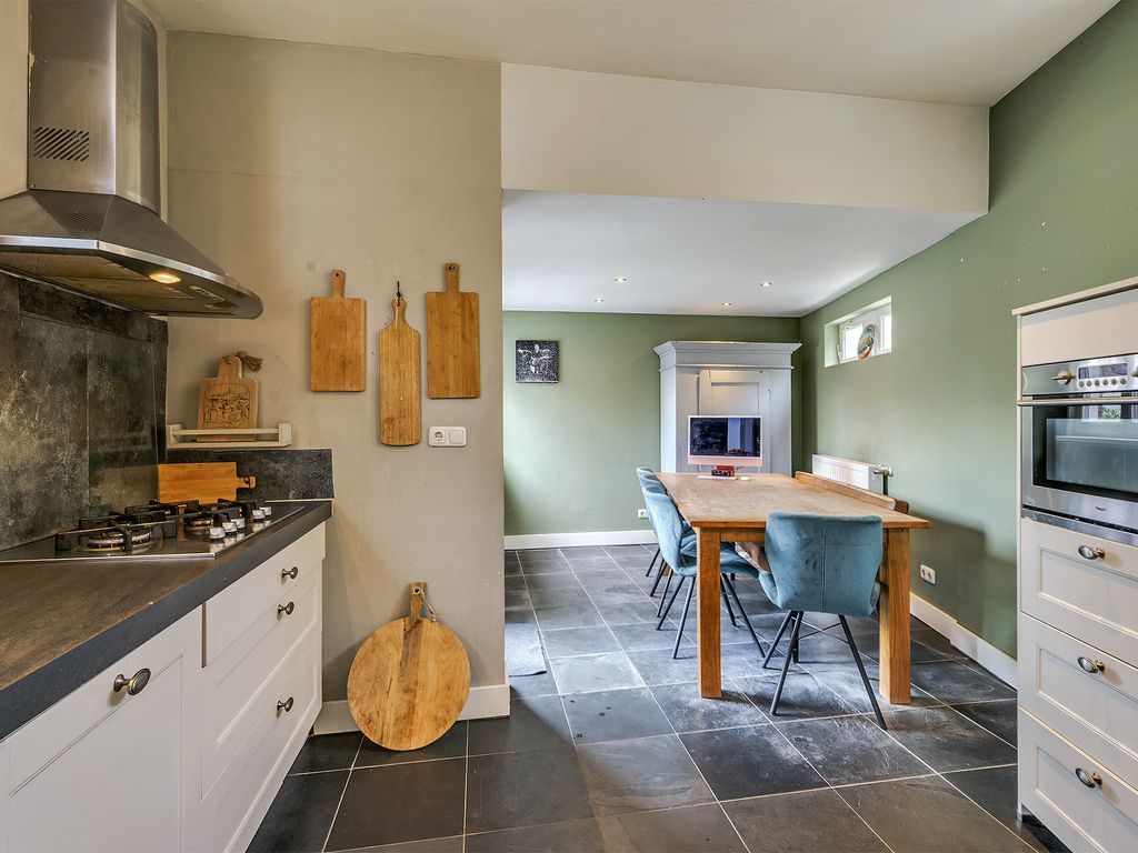 Pastoor Deckersstraat 1, VENLO