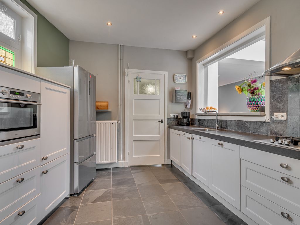 Pastoor Deckersstraat 1, VENLO