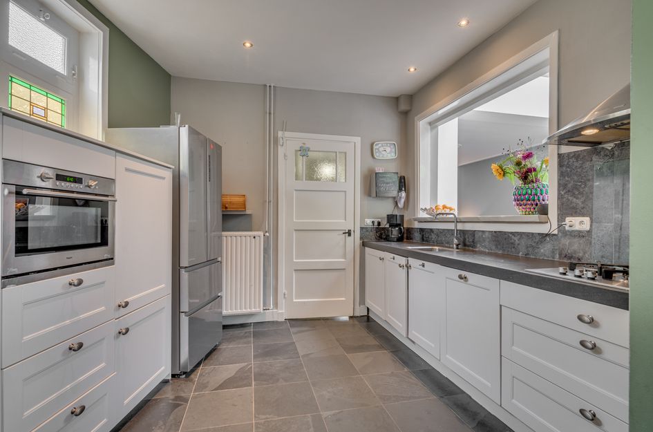 Pastoor Deckersstraat 1