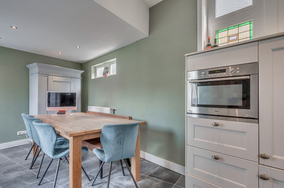 Pastoor Deckersstraat 1