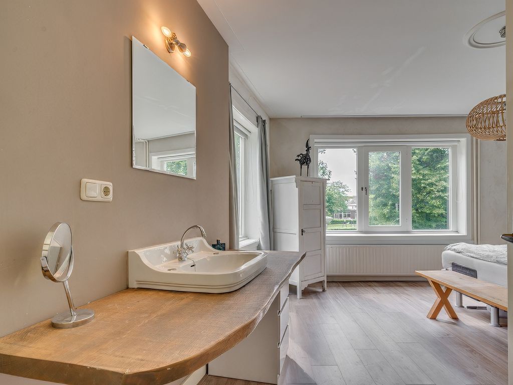 Pastoor Deckersstraat 1, VENLO