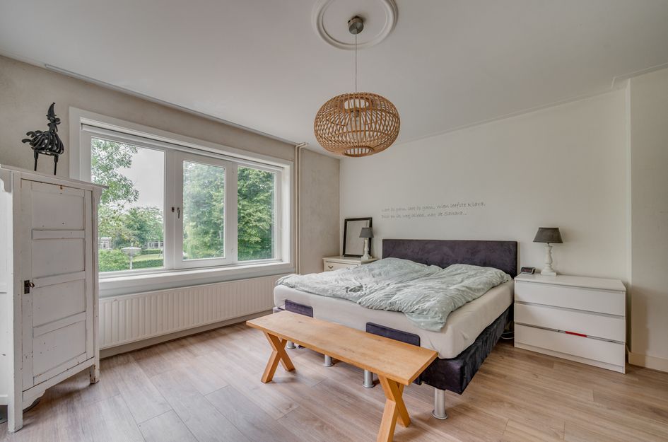 Pastoor Deckersstraat 1