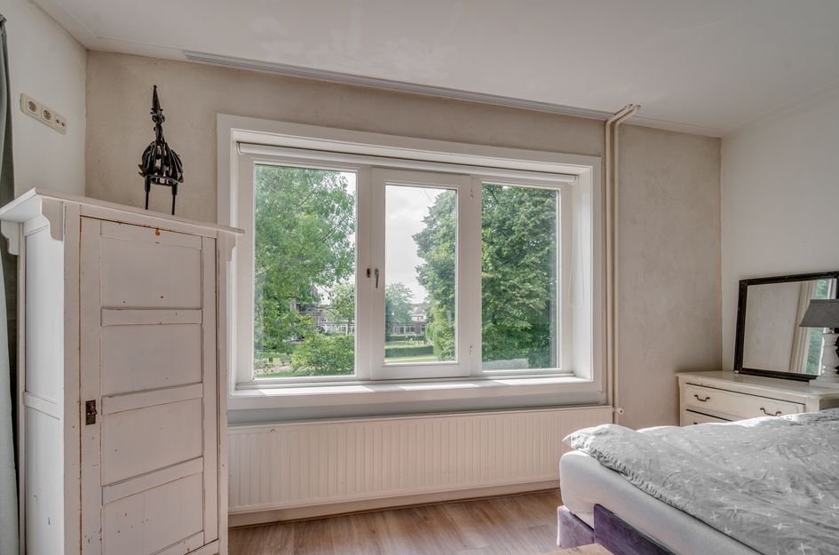 Pastoor Deckersstraat 1