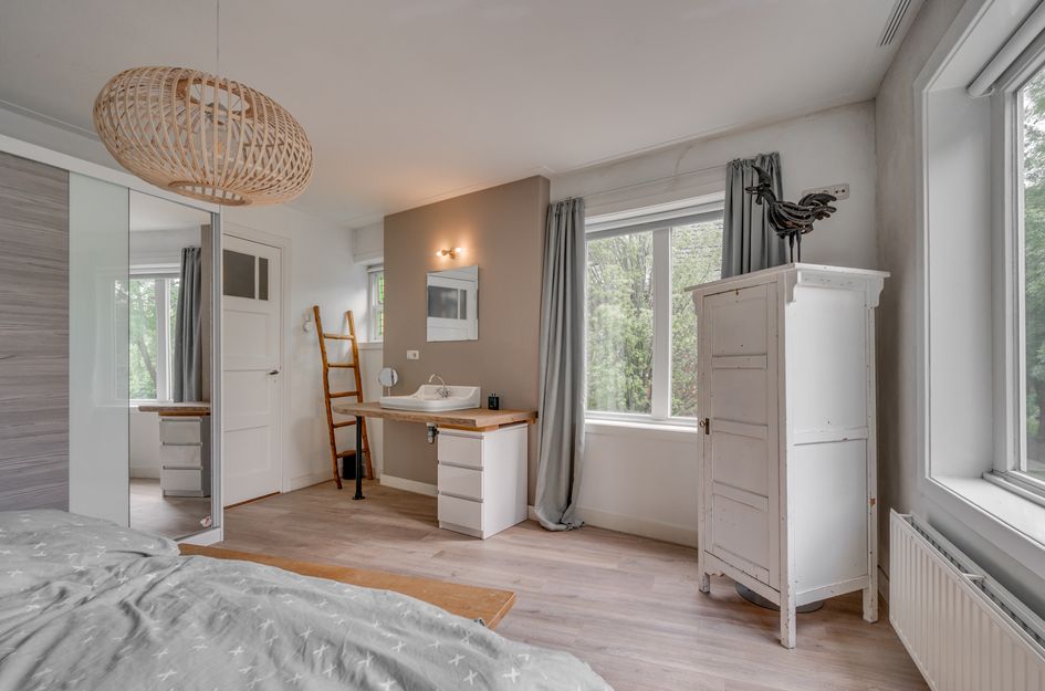 Pastoor Deckersstraat 1