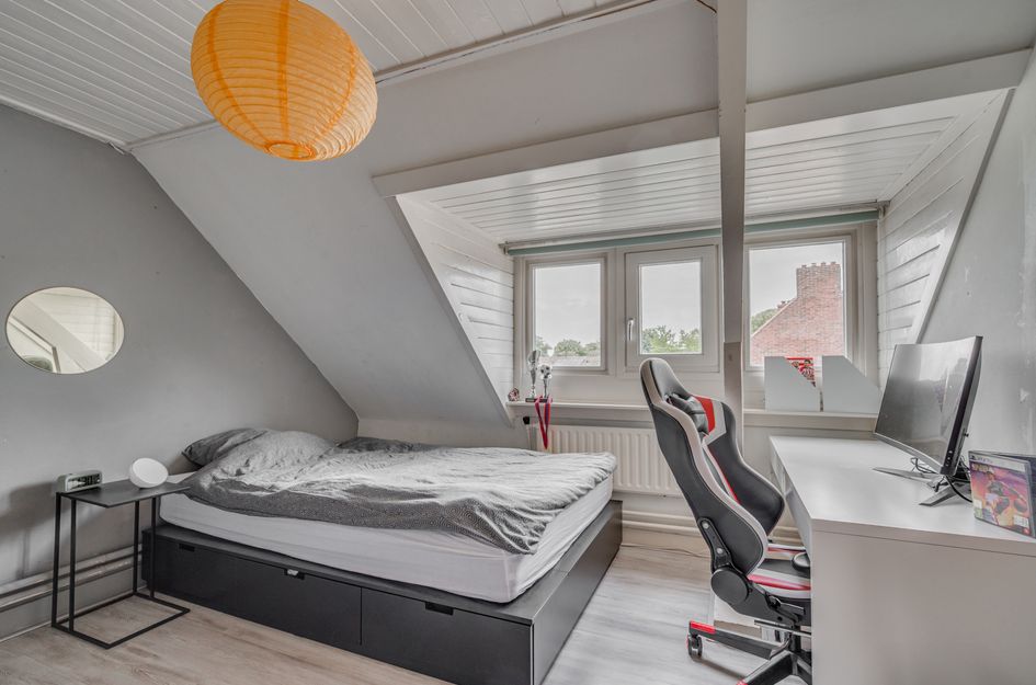 Pastoor Deckersstraat 1