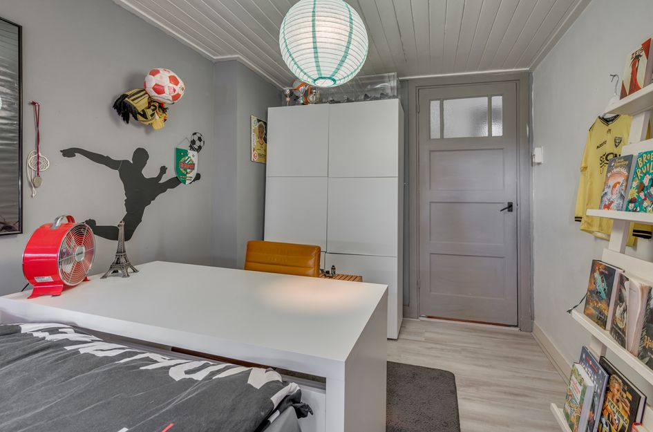 Pastoor Deckersstraat 1