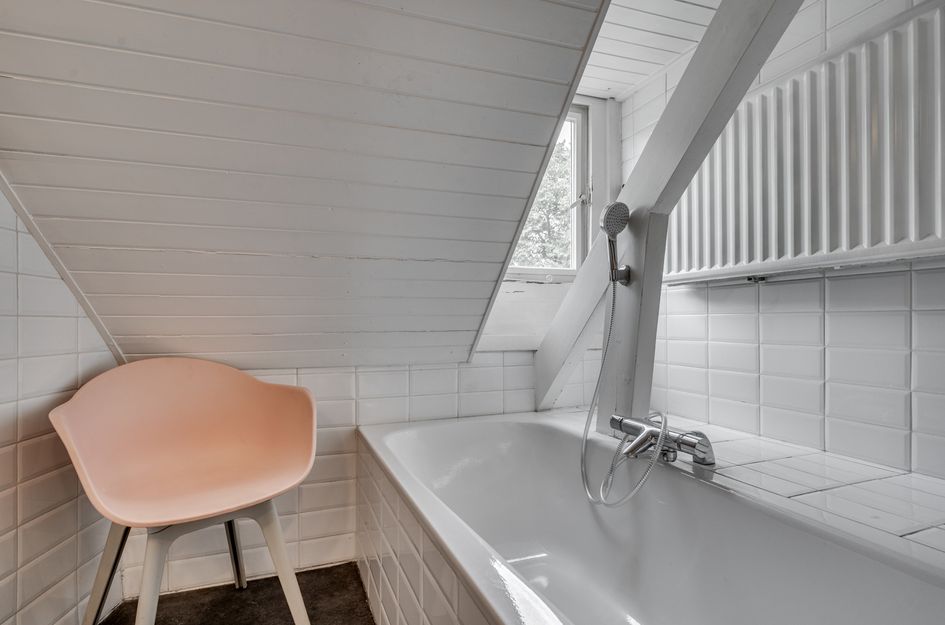 Pastoor Deckersstraat 1