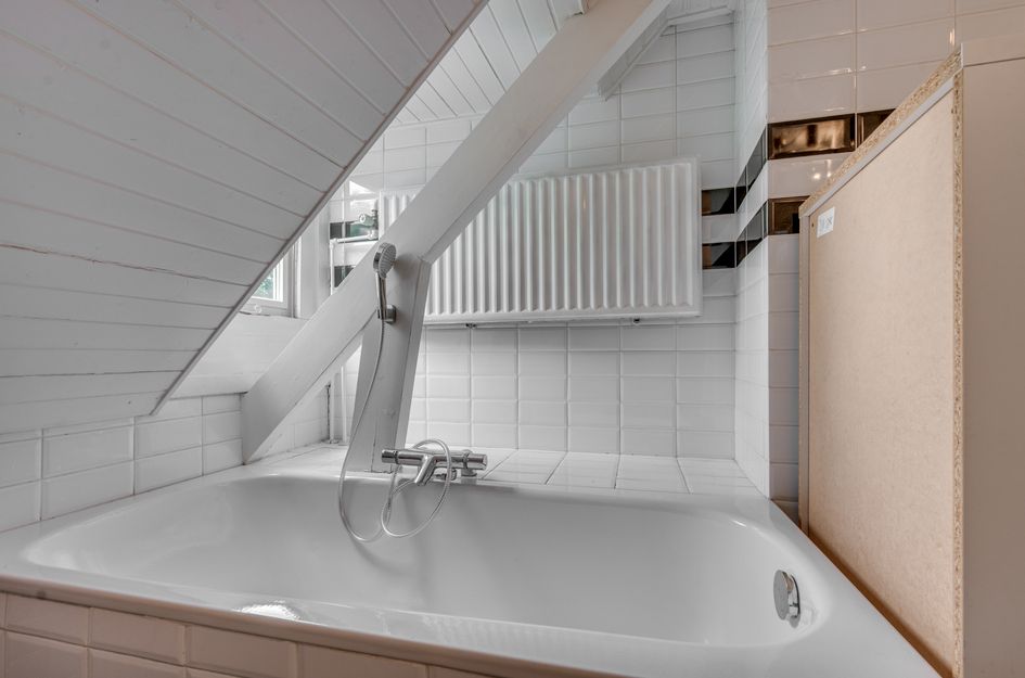 Pastoor Deckersstraat 1