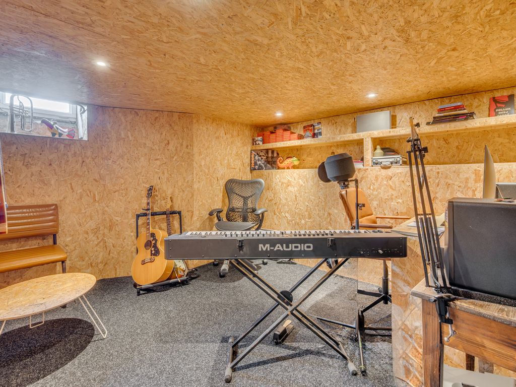 Pastoor Deckersstraat 1, VENLO