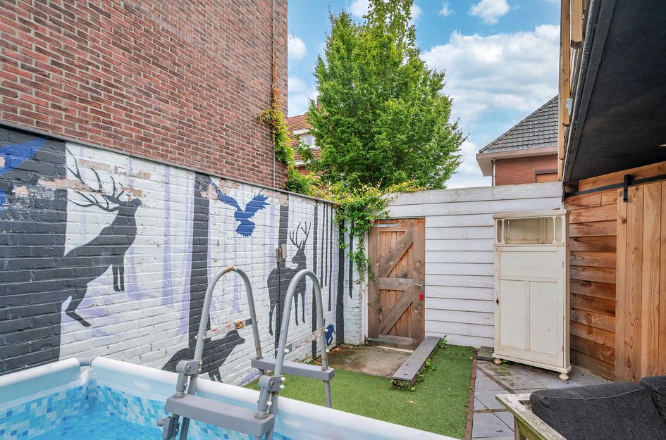 Pastoor Deckersstraat 1