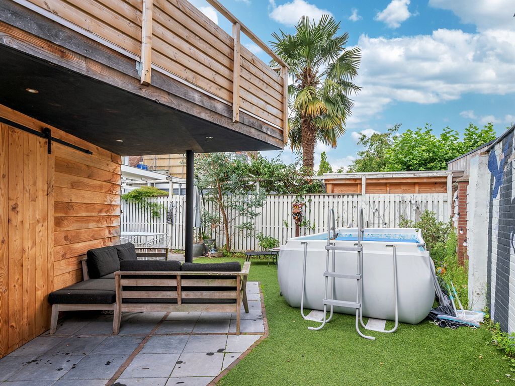 Pastoor Deckersstraat 1, VENLO