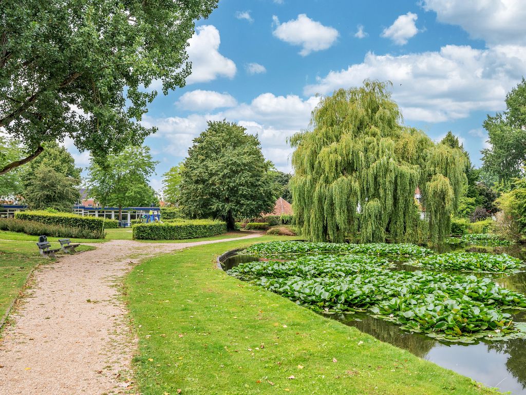 Pastoor Deckersstraat 1, VENLO