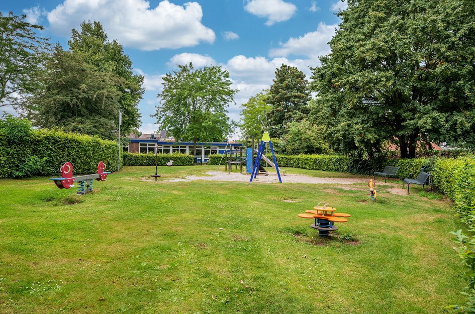 Pastoor Deckersstraat 1