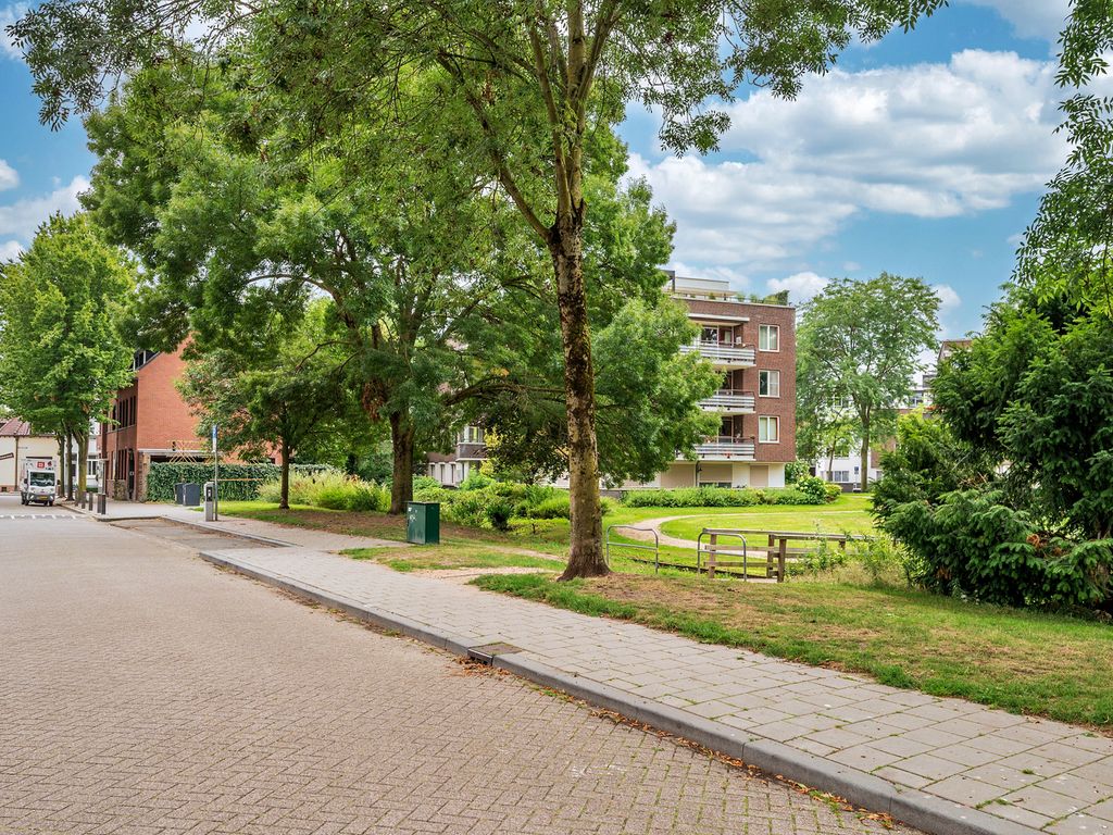 Pastoor Deckersstraat 1, VENLO