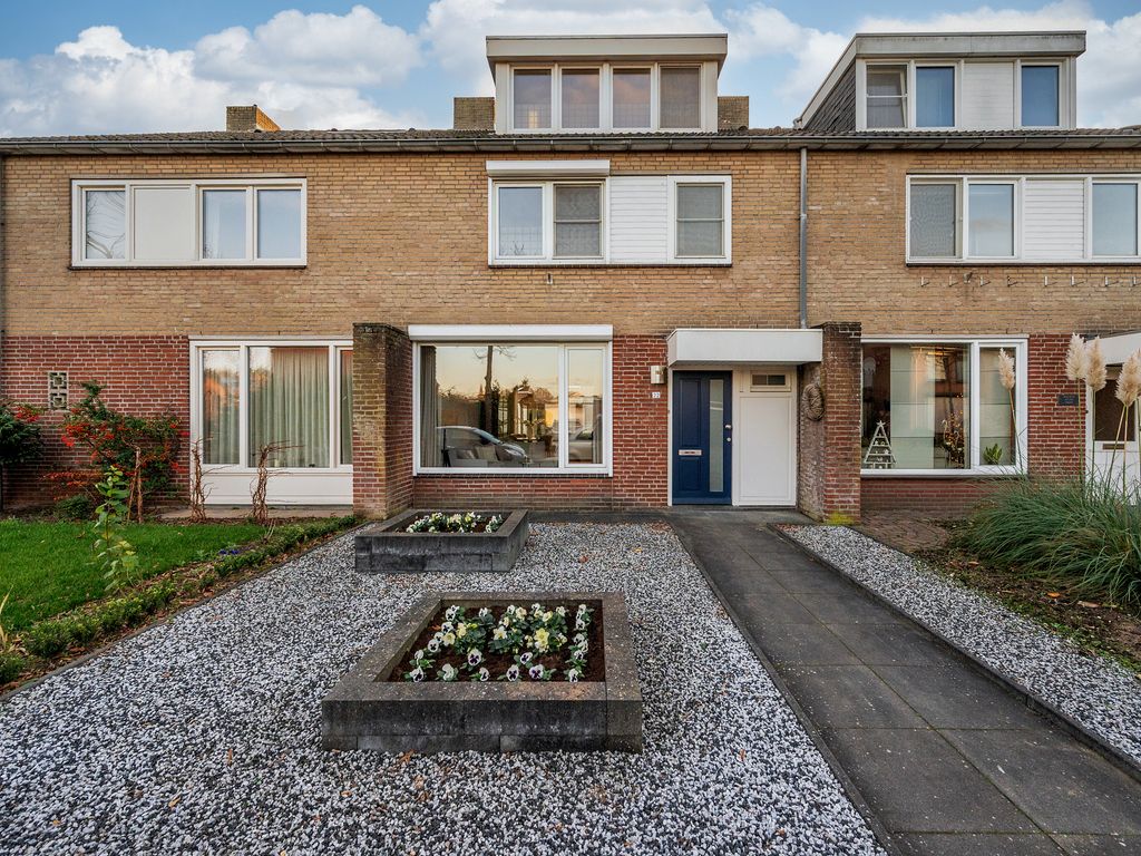 Maasveldstraat 22, LOMM