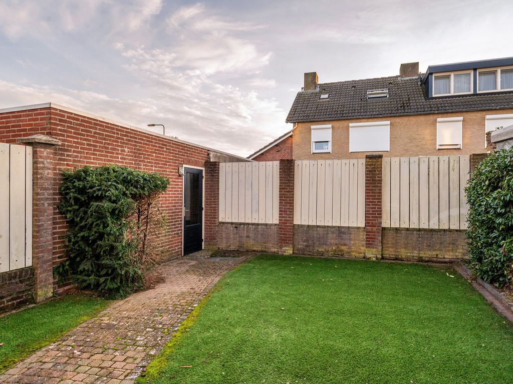 Maasveldstraat 22, LOMM