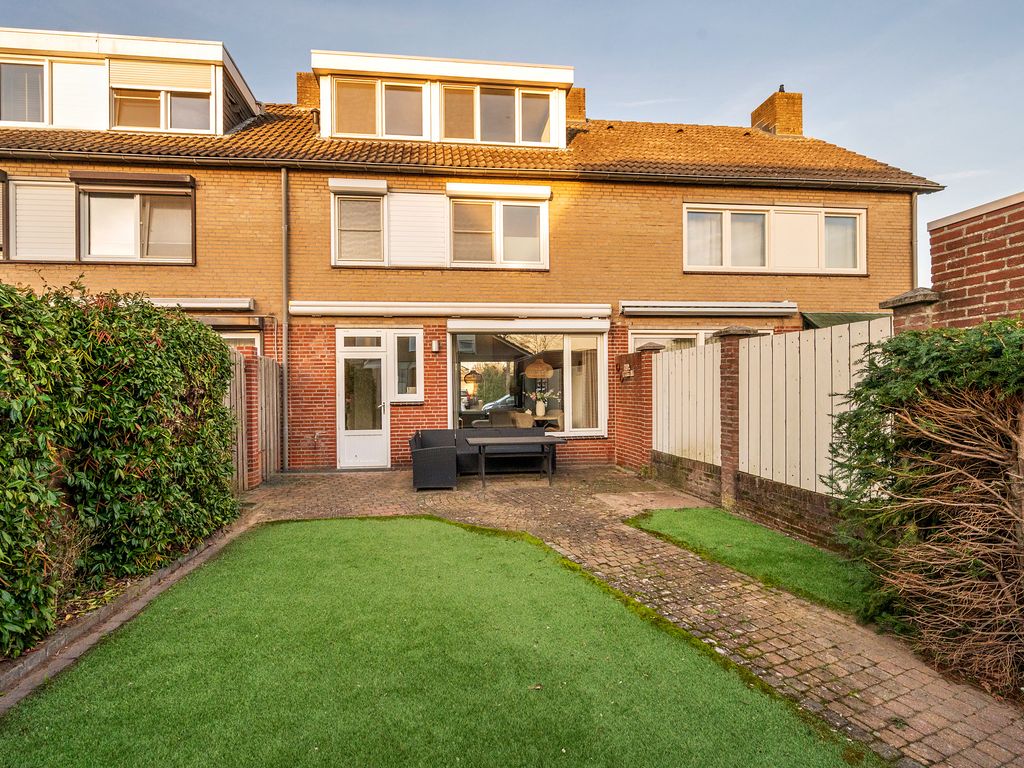 Maasveldstraat 22, LOMM