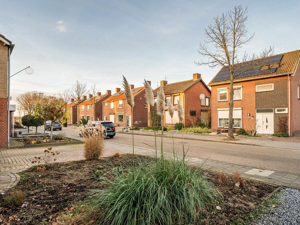 Maasveldstraat 22, LOMM