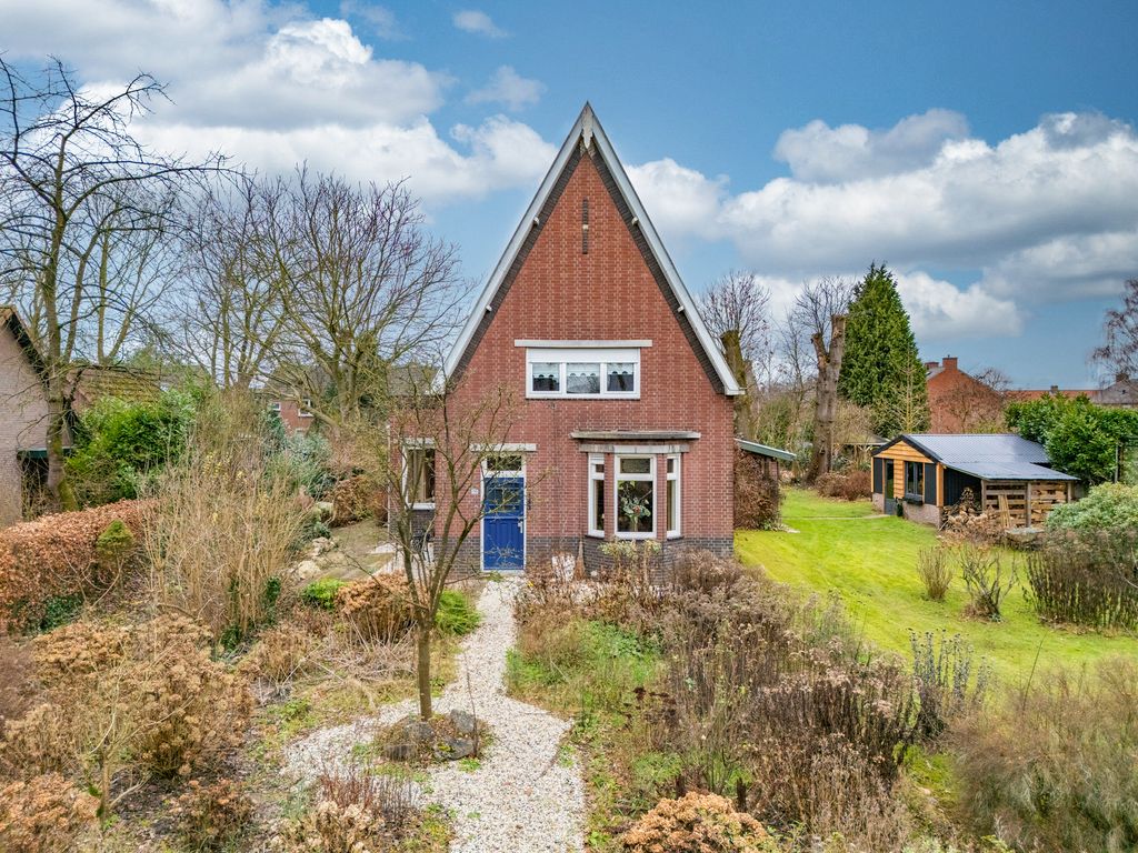 Rijksweg 136, VELDEN