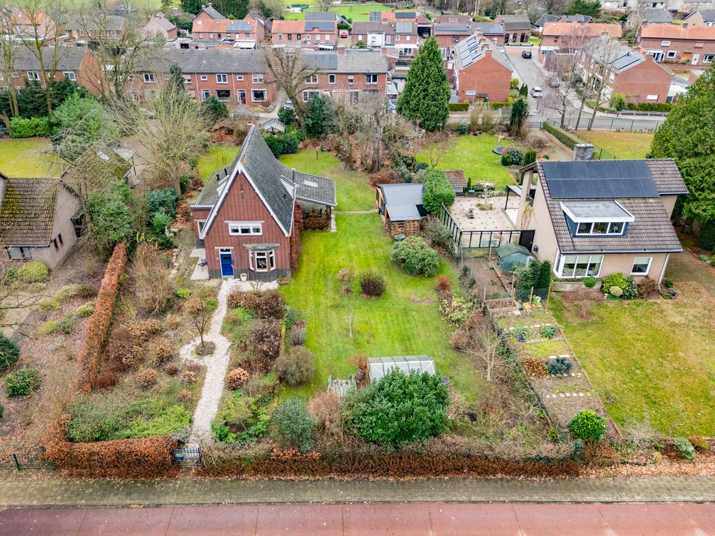 Rijksweg 136, VELDEN