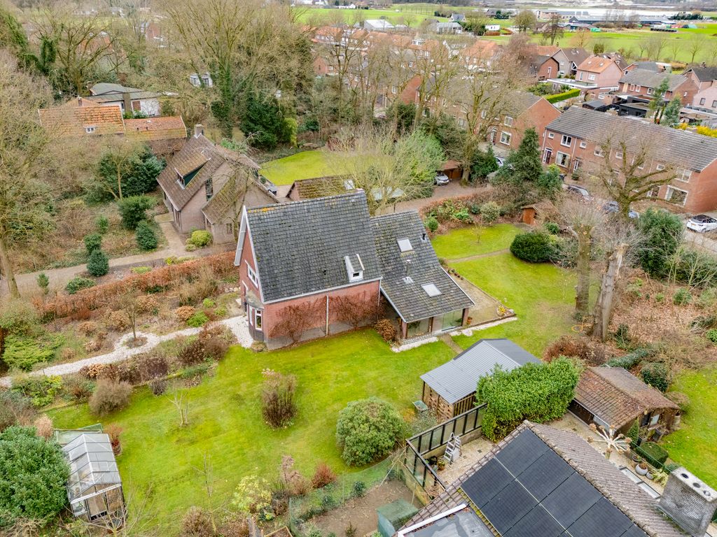 Rijksweg 136, VELDEN