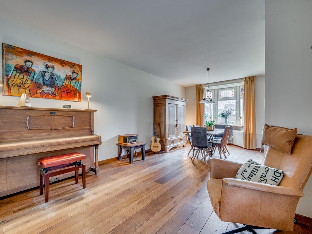 Rijksweg 136, VELDEN