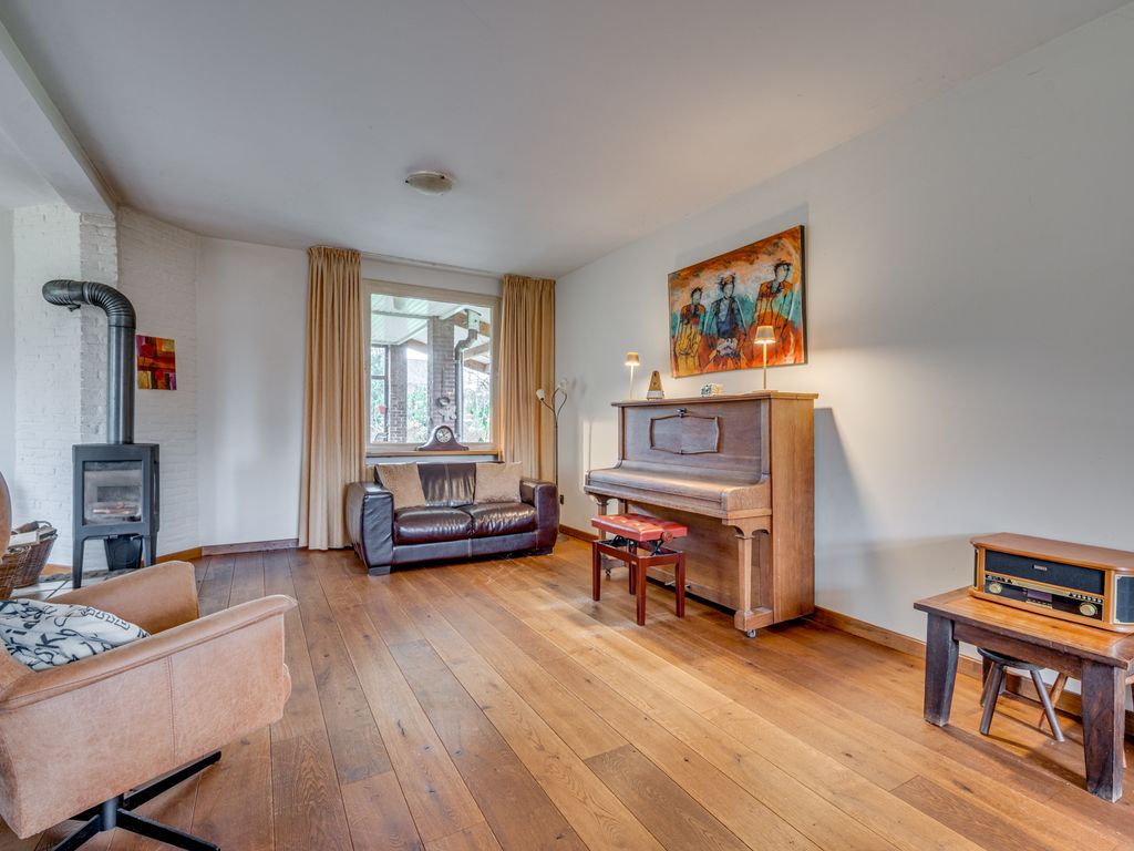 Rijksweg 136, VELDEN