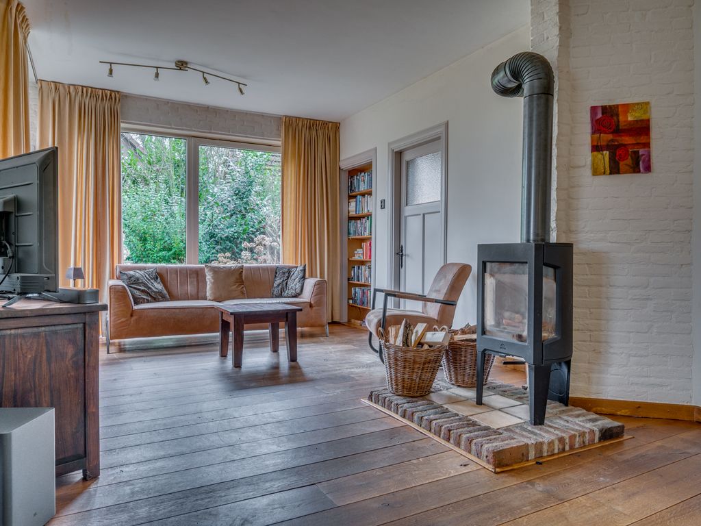 Rijksweg 136, VELDEN