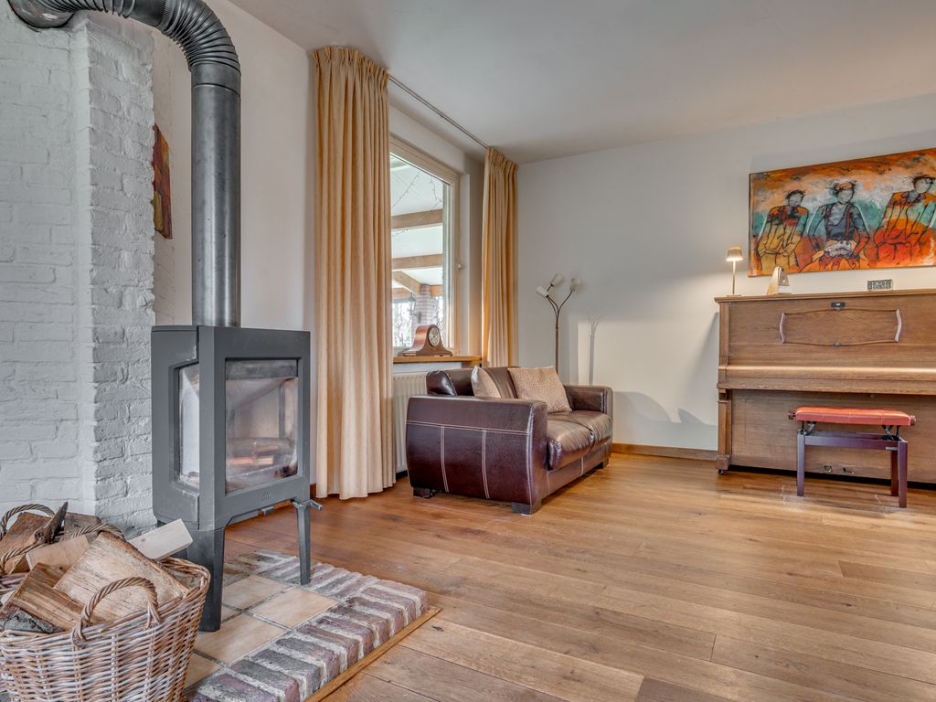 Rijksweg 136, VELDEN