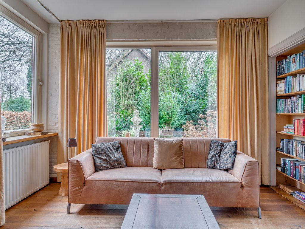 Rijksweg 136, VELDEN