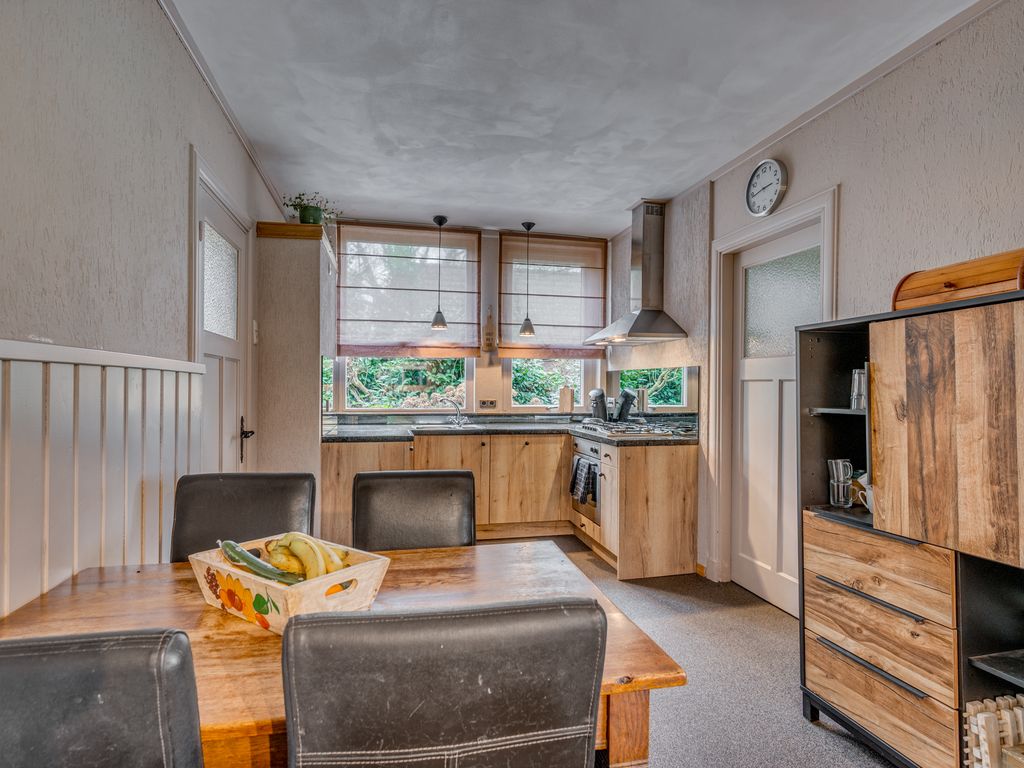 Rijksweg 136, VELDEN