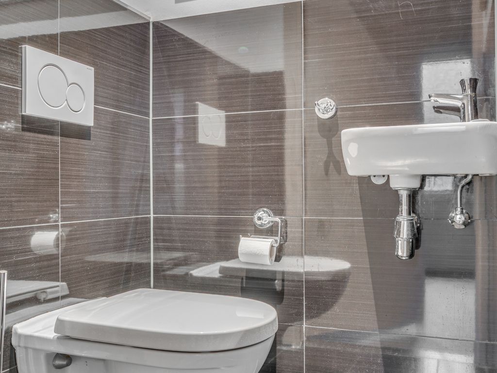 Rijksweg 136, VELDEN