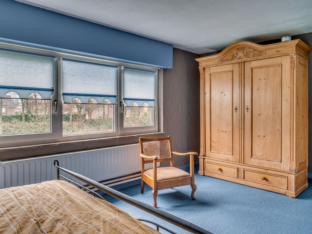 Rijksweg 136, VELDEN