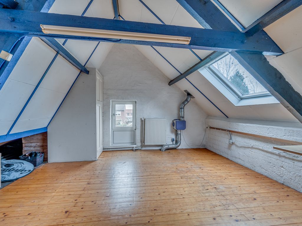 Rijksweg 136, VELDEN