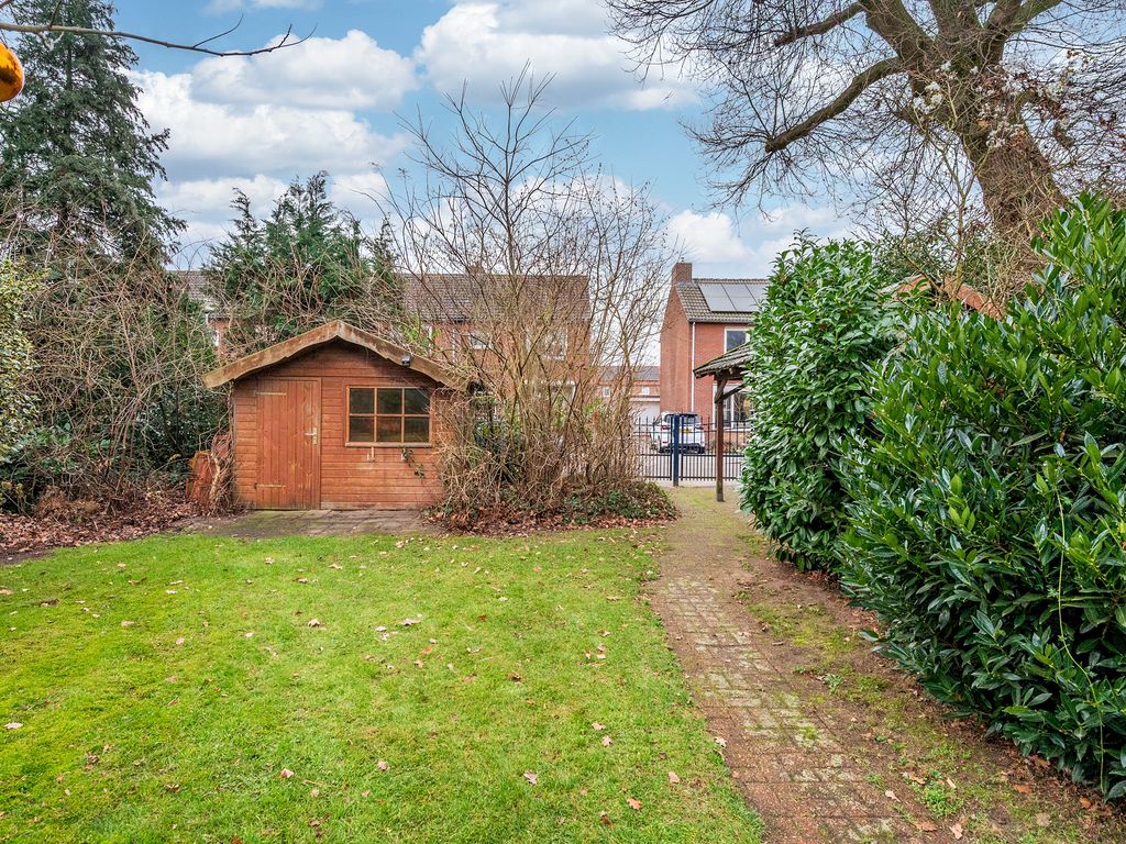 Rijksweg 136, VELDEN