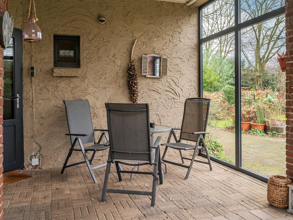 Rijksweg 136, VELDEN