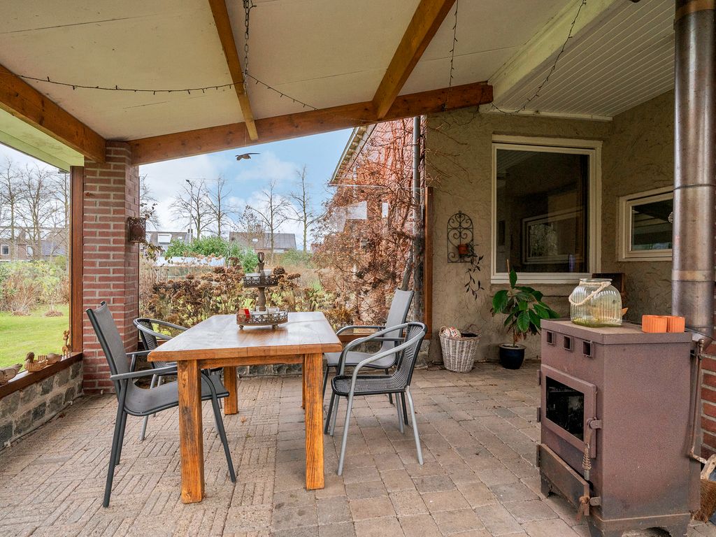 Rijksweg 136, VELDEN