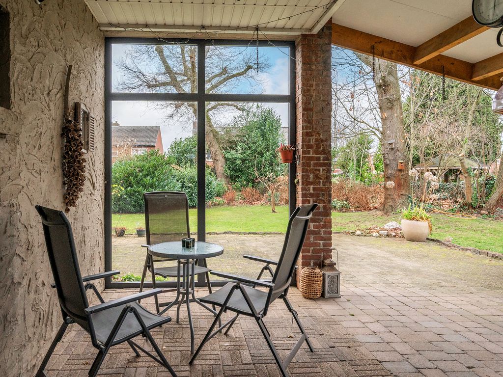 Rijksweg 136, VELDEN