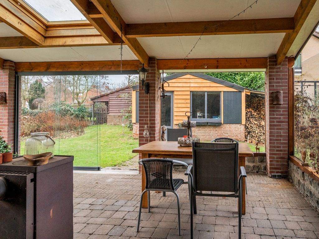 Rijksweg 136, VELDEN