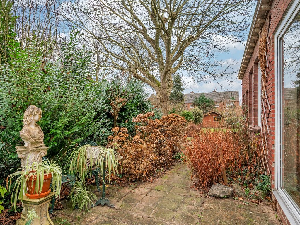 Rijksweg 136, VELDEN