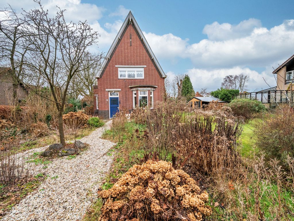 Rijksweg 136, VELDEN